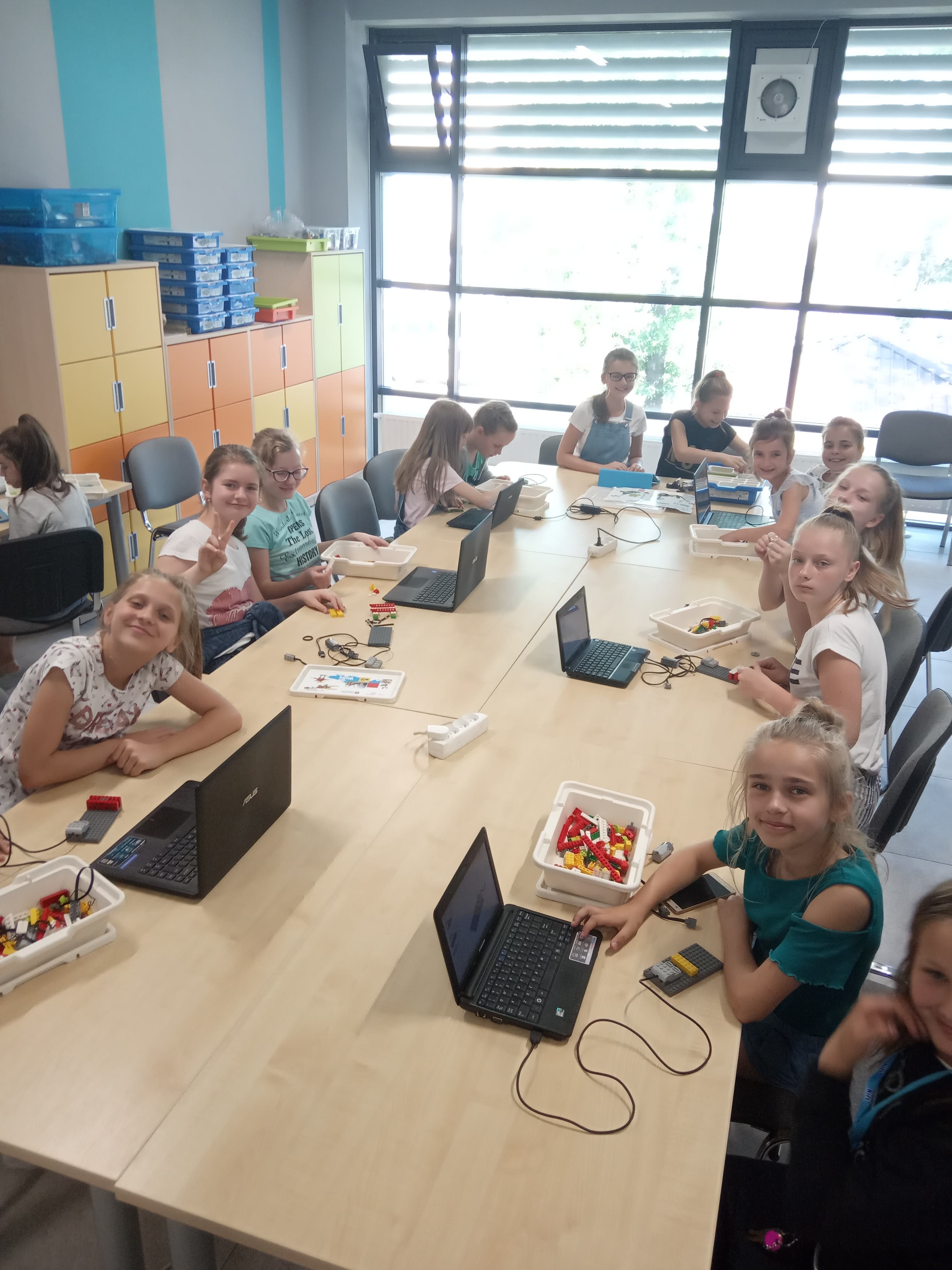 64780873_708069059630261_214619421291839488_n